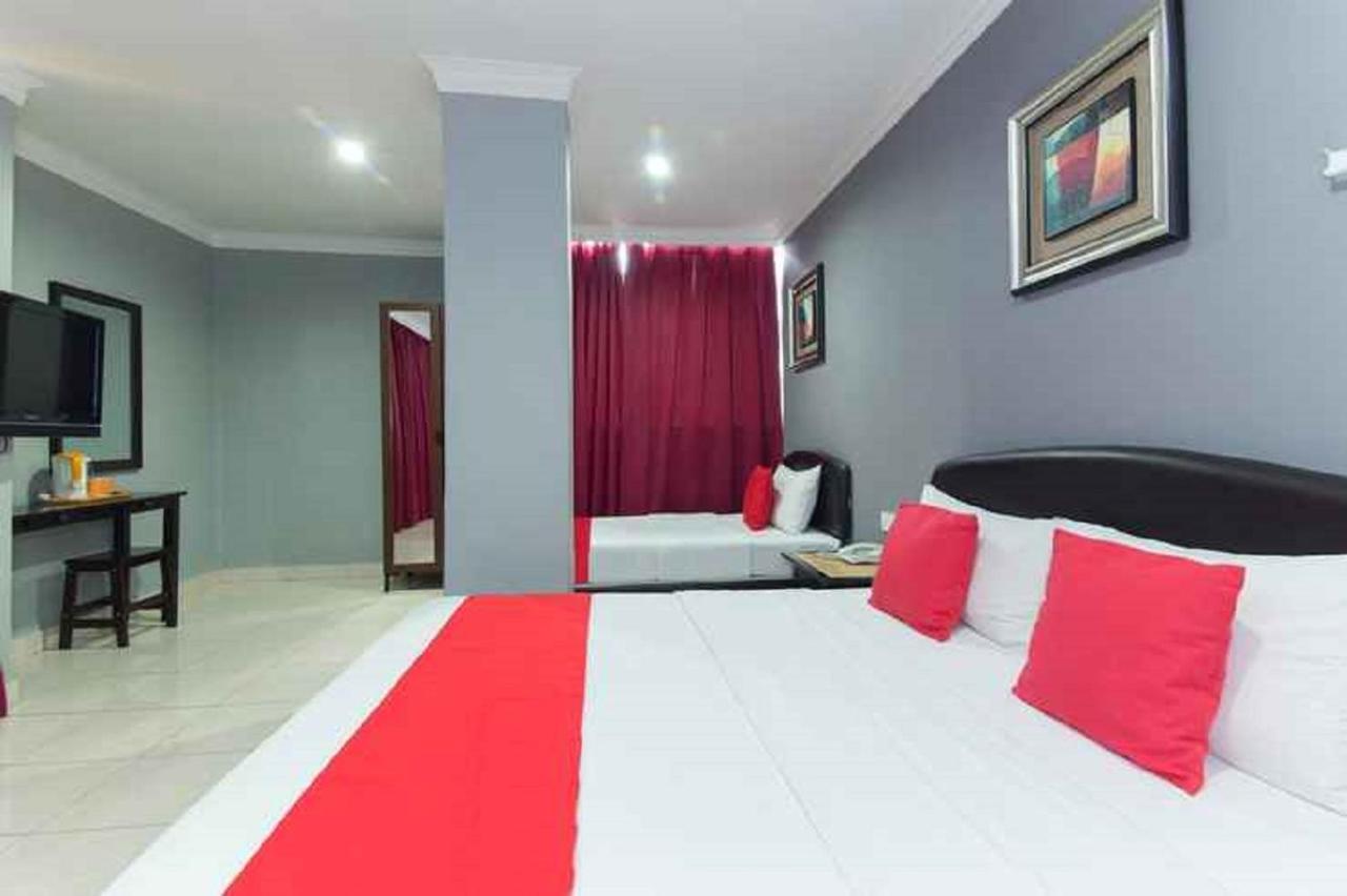 Puteri Ampang Hotel Esterno foto